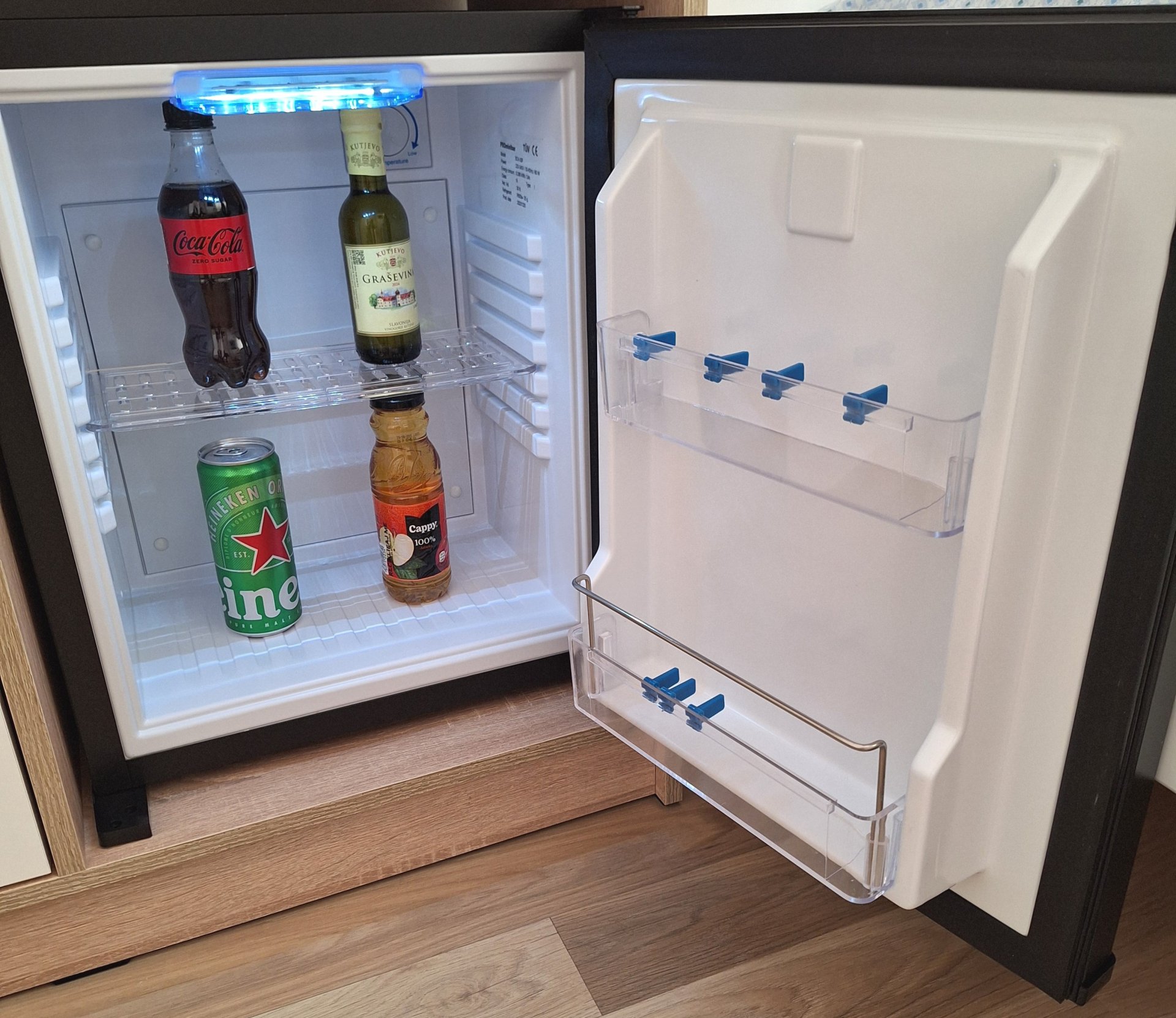 20250503_132014 - 1 minibar